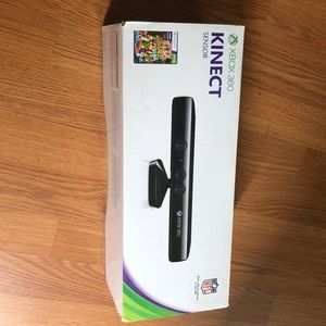 Xbox 360 Kinect sensor game included